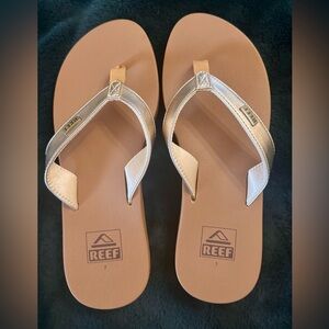 Reef Women’s Metallic Gold Slide Sandals